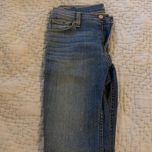 7 for all mankind Gwenevere skinny jeans. Medium wash. Like new. Size 28.